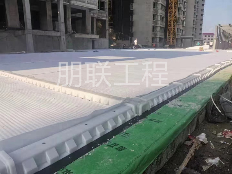 <b>高分子防護(hù)排水異型片自粘土工布</b>
